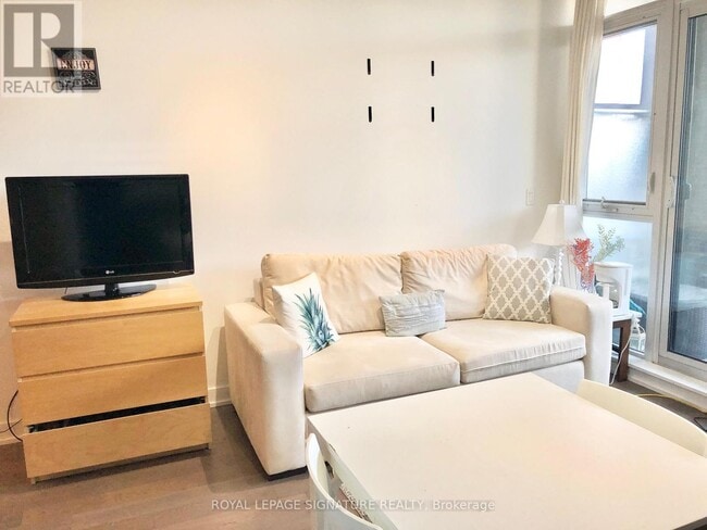 Photo du bâtiment - 1190 Dundas St E