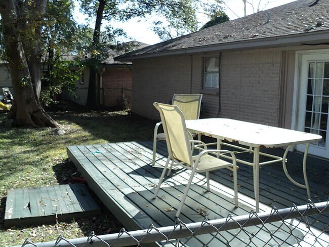 Building Photo - 5210 Sanford Rd
