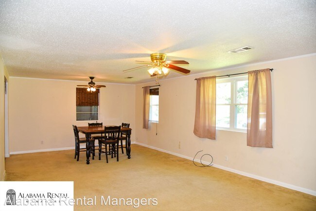 Foto del edificio - 3 br, 1 bath House - 12094 Hemlock Avenue