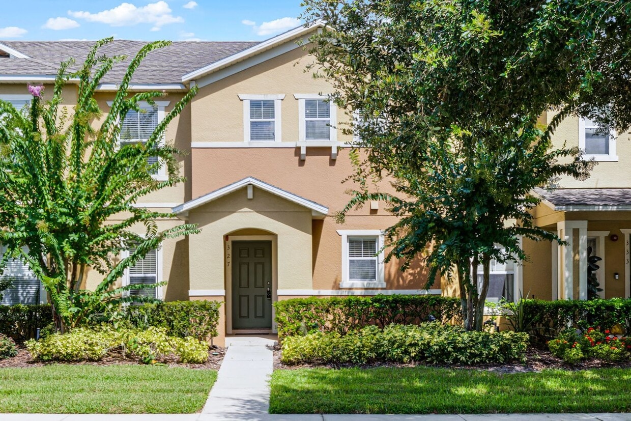 Primary Photo - 2/2.5/2 Plus Loft in Gated Winter Garden C...