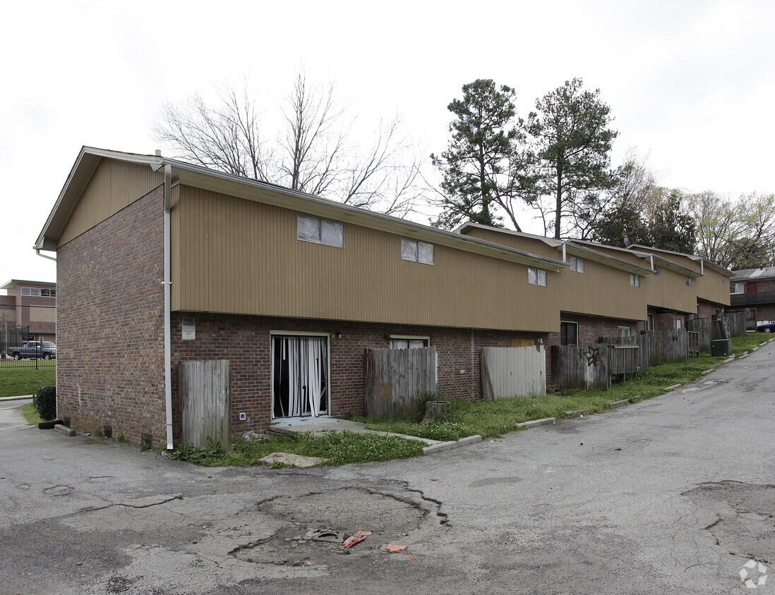 Building Photo - 2929 Forrest Hills Dr