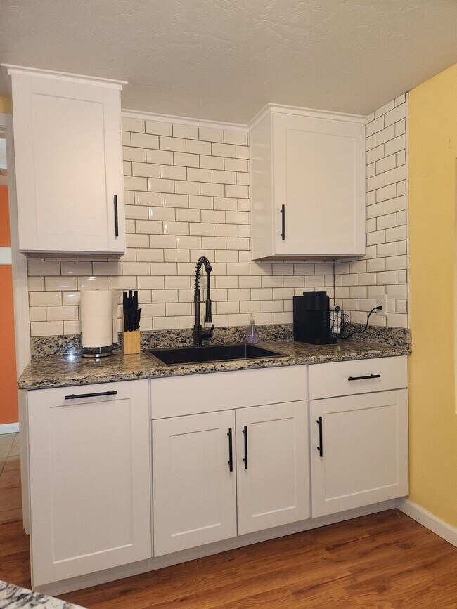 Foto del edificio - 1428 Crown Ave