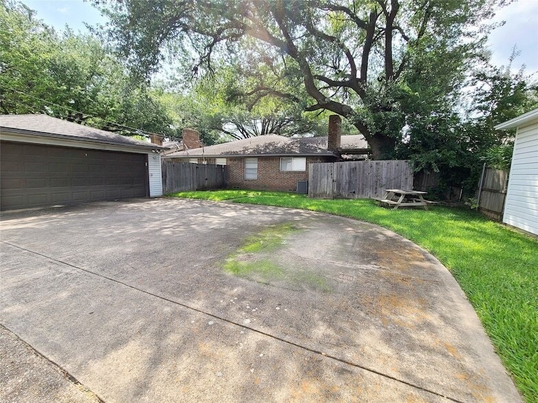 Foto del edificio - 7546 Brentcove Cir