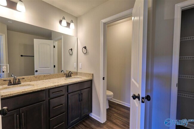 Foto del edificio - 106 Hulsey Ln