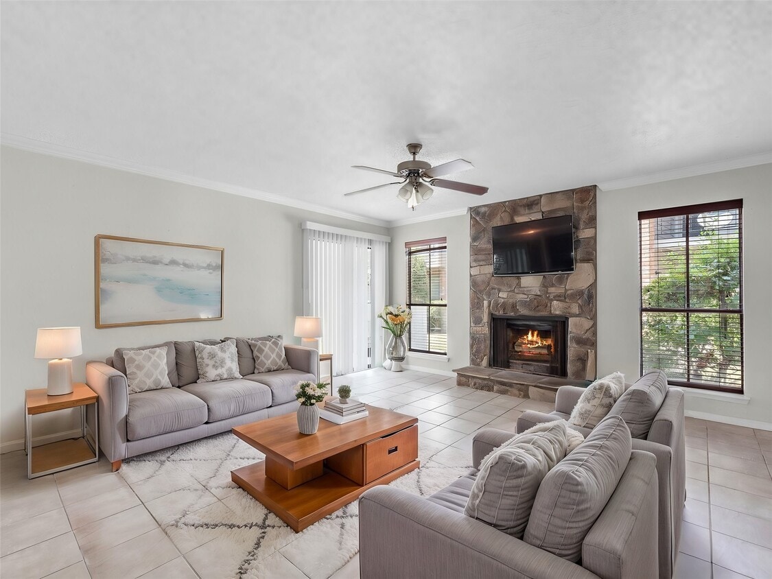 Foto principal - 17401 Red Oak Dr