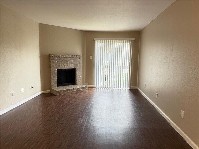 Foto del edificio - 2200 Cypress Landing Rd