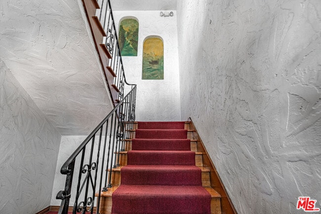 Foto del edificio - 6101 Alcott St