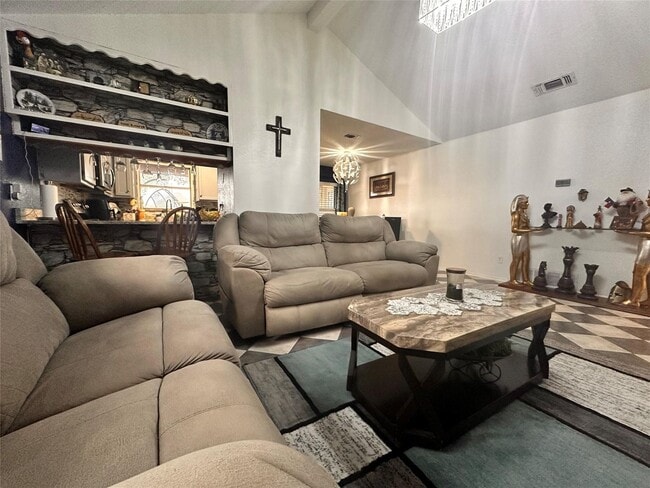 Foto del edificio - Three Bed Two Bath Home