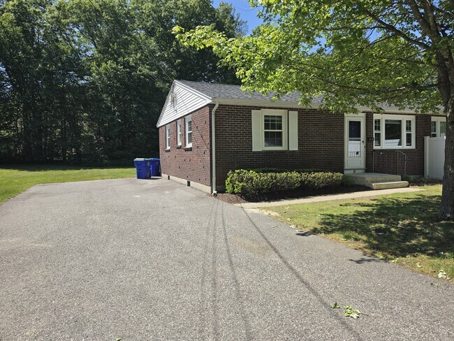 Building Photo - 38 Cobb Dr