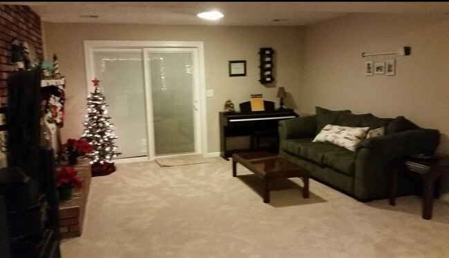 Foto del edificio - 414 Fairmount Dr