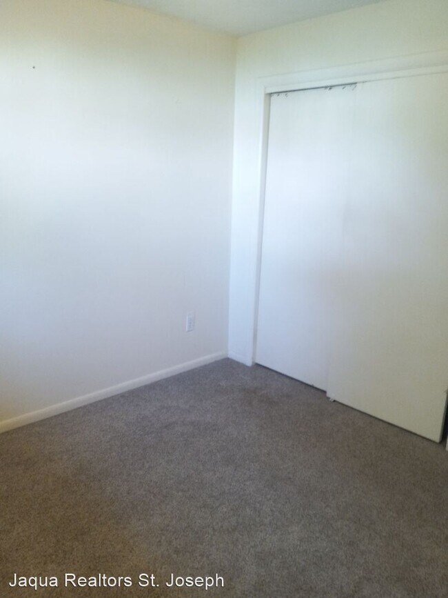 Building Photo - 2 br, 1 bath House - 3172 Cove Path