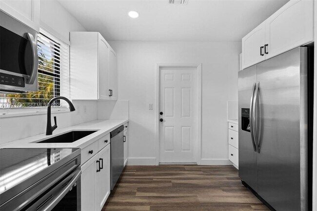 Foto del edificio - 1635 Liberty St