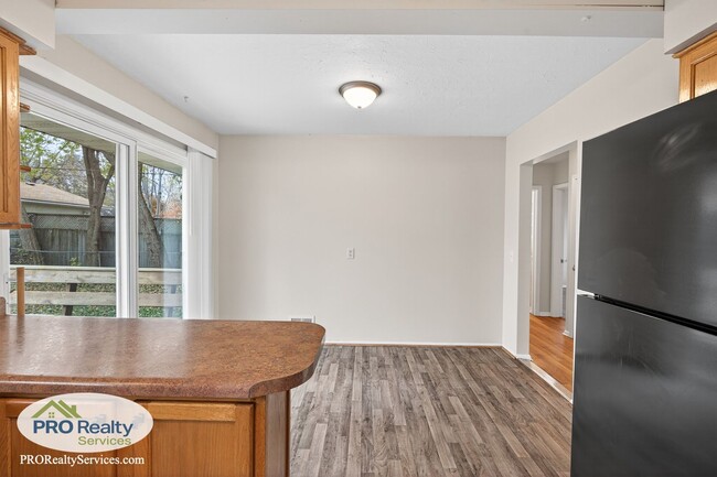 Building Photo - 3 Bedroom Home in Shakopee