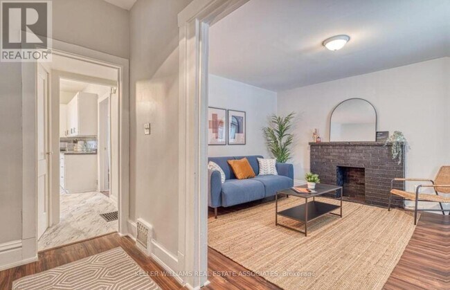 Photo du bâtiment - 207-207 Fairleigh Ave S