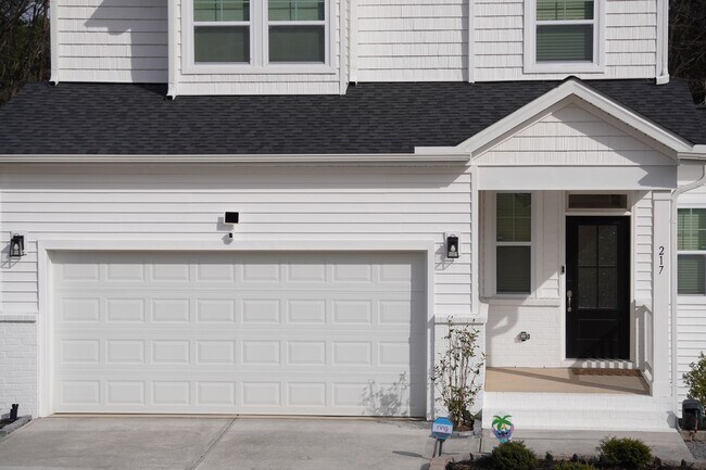 Foto del edificio - English Country Elegance Private 1/2 Acre Wooded Home site