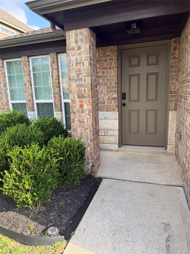 Foto del edificio - 2227 Sanders Brook Dr