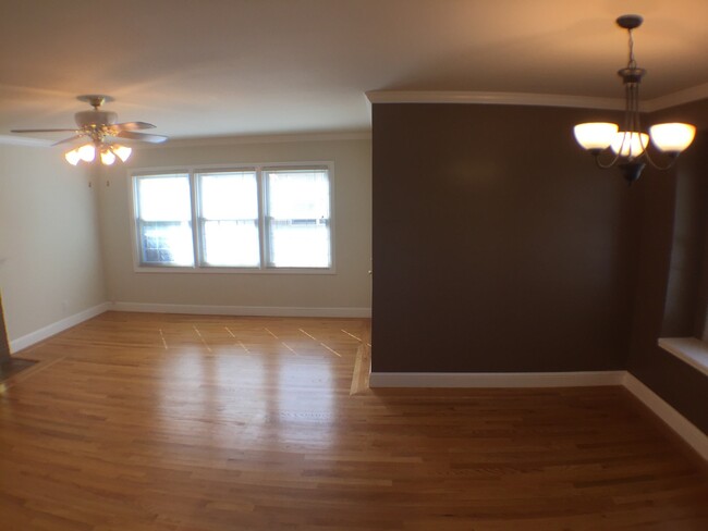 Building Photo - Beautiful 3 Bed 2 Bath Sunnyvale Home - Cl...