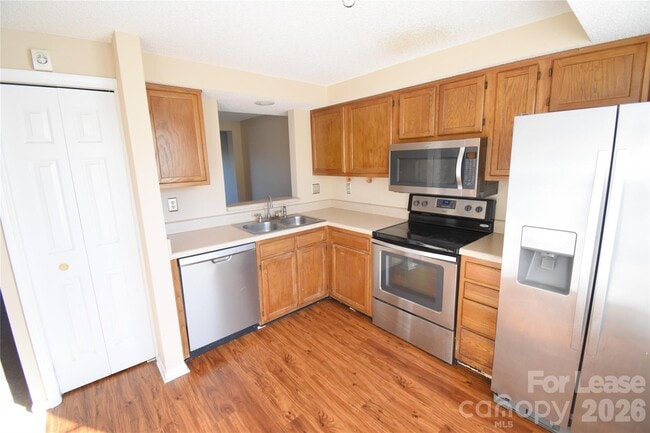 Foto del edificio - 108 Water Oak Dr