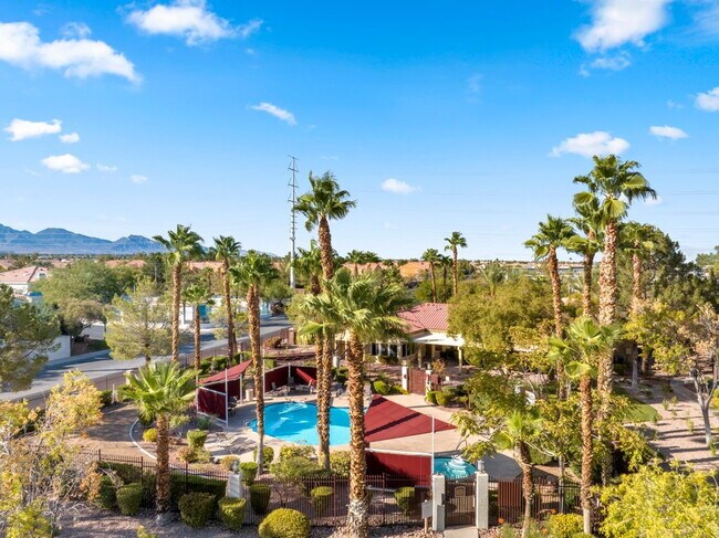 Building Photo - "Chic 3-Bed Townhouse with Granite Countertops on West Flamingo Road, Las Vegas!"