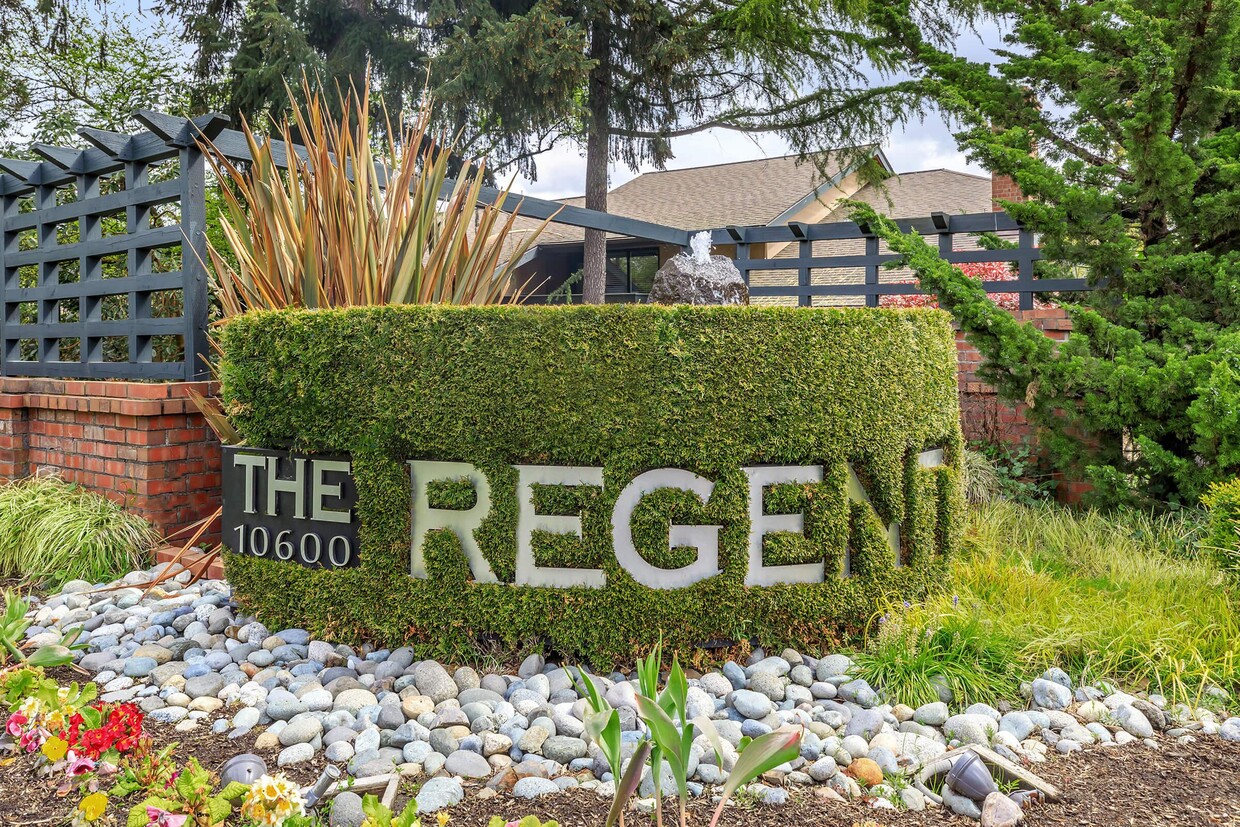 Foto principal - The Regent at Bellevue Way Apartments