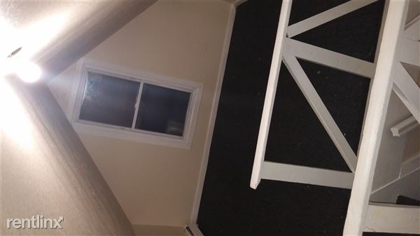 Building Photo - 408 Valley St