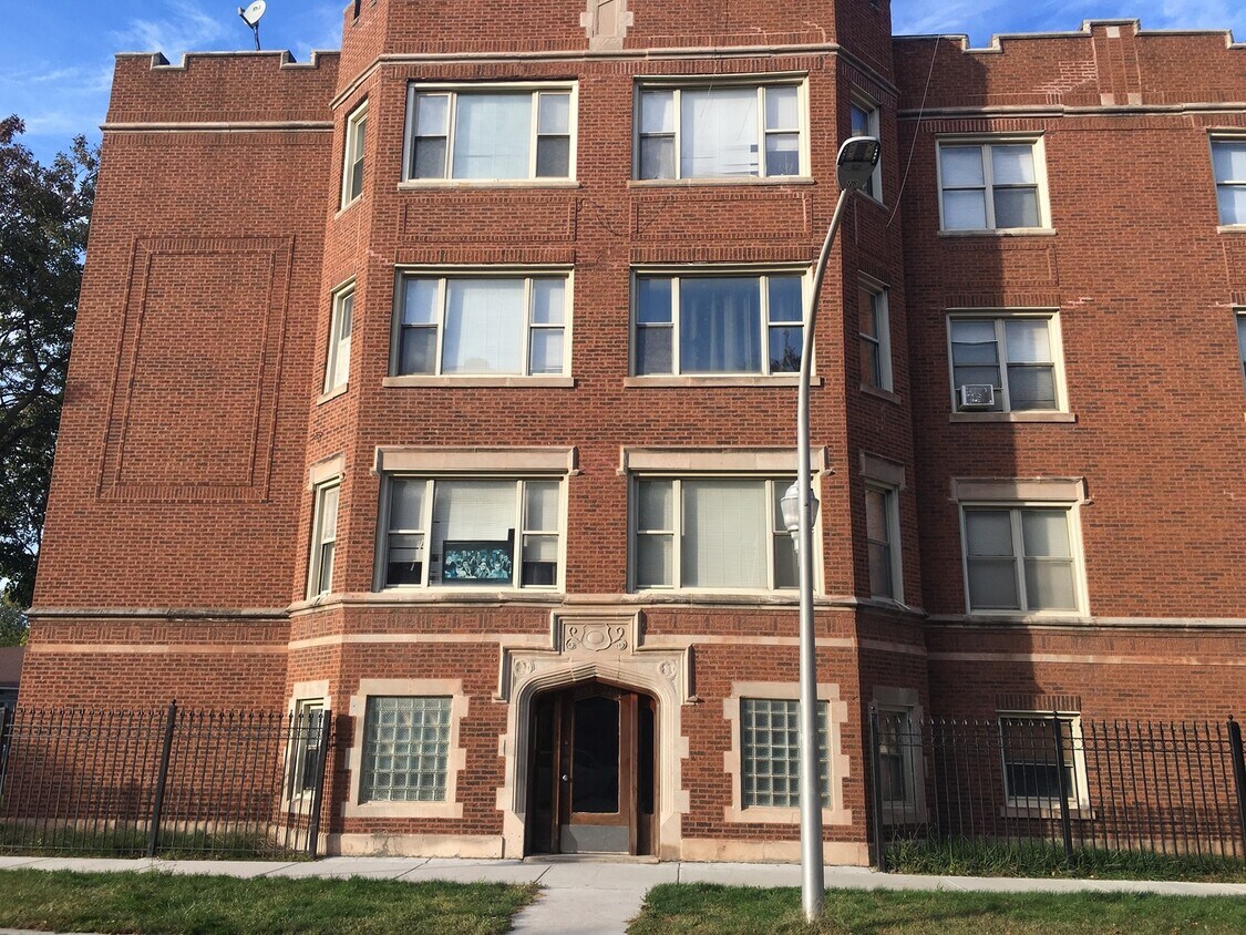 Primary Photo - 7655 S Yates Blvd