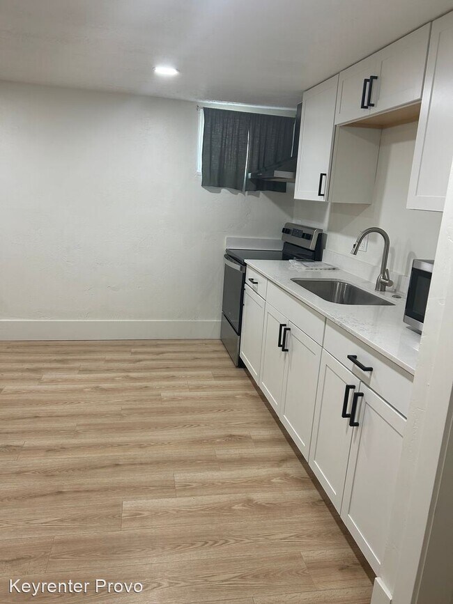 Foto del edificio - 1 br, 1 bath House - 76 W 200 S Unit 2