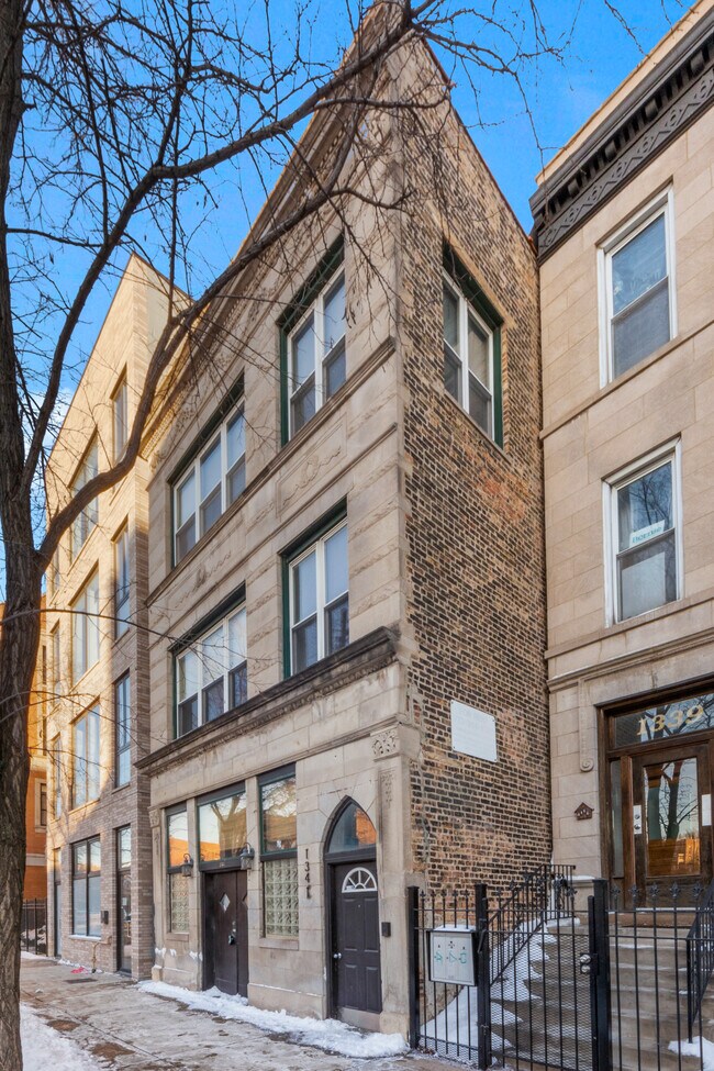 Building Photo - 1341 N Western Ave