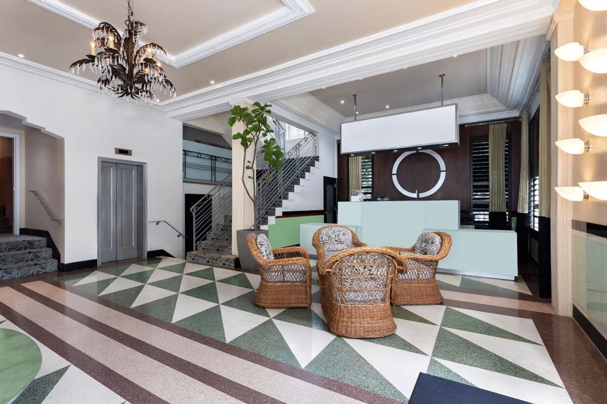 Foto principal - 956 Washington Ave