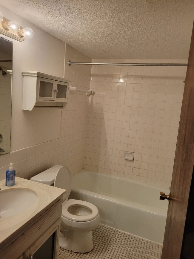 Building Photo - 938 Westbrooke Way