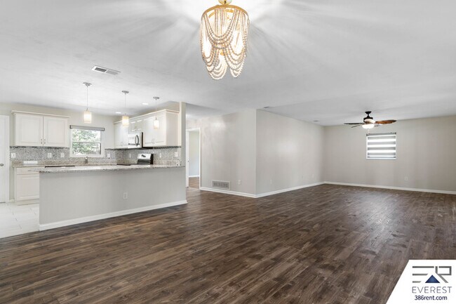 Foto del edificio - 19 Westford Ln