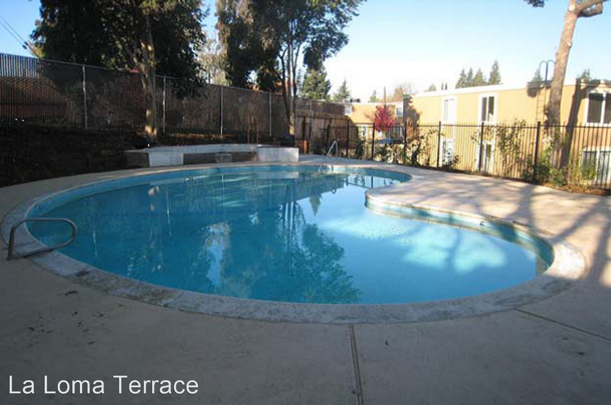 Building Photo - 2590 Capitales Dr