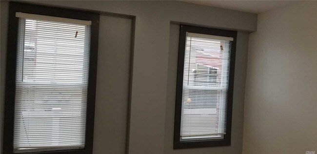Foto del edificio - 111-24 157th St