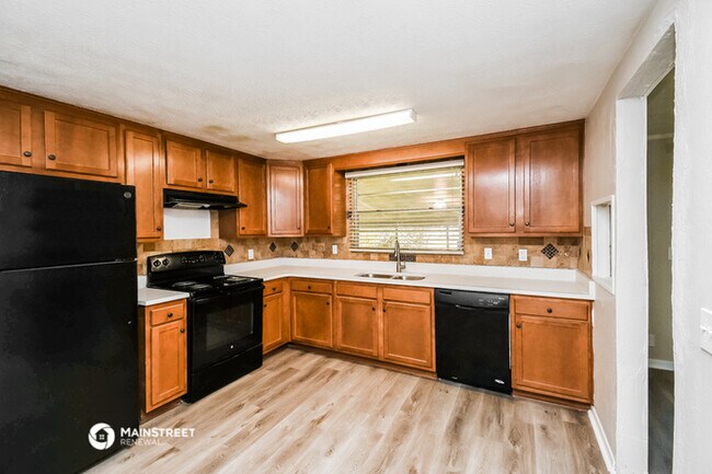 Building Photo - 2303 Courtney Dr