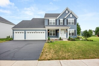 Building Photo - 406 Mary Ann Cir