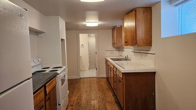 Building Photo - Ruby Duplex