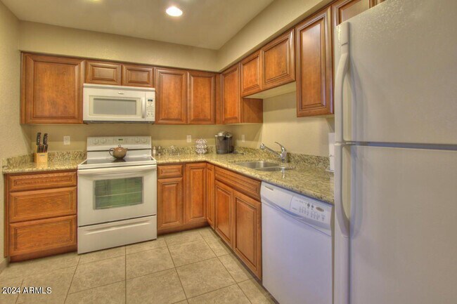 Foto del edificio - 9115 E Purdue Ave