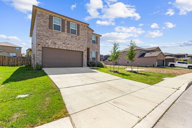 Foto del edificio - Charming Home Awaits: Spacious & Modern Living in a Prime Location