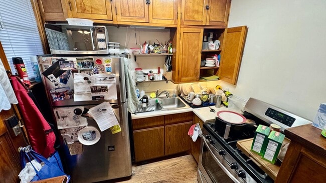 Building Photo - 4205 N Linder Ave