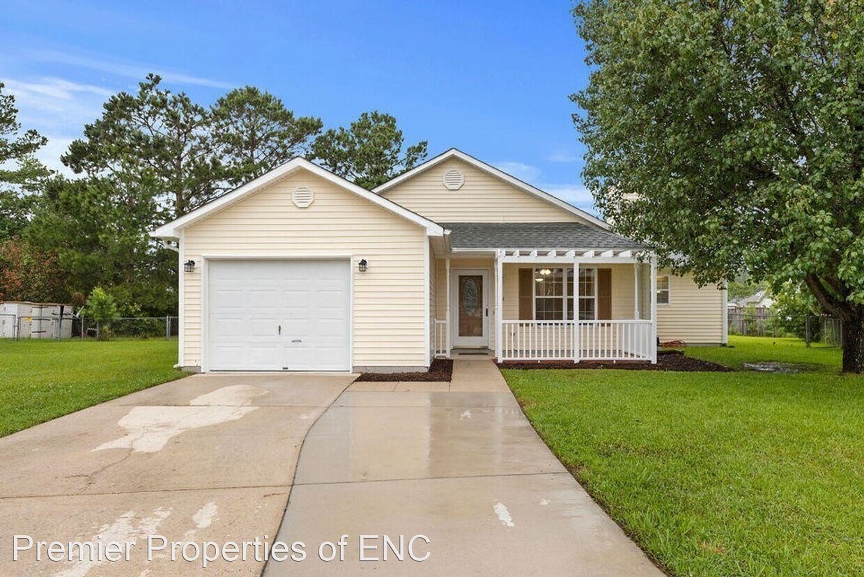 Primary Photo - 4 br, 2 bath House - 404 Chaps Court