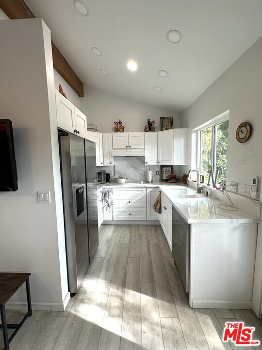 Foto del edificio - 22535 Sylvan St