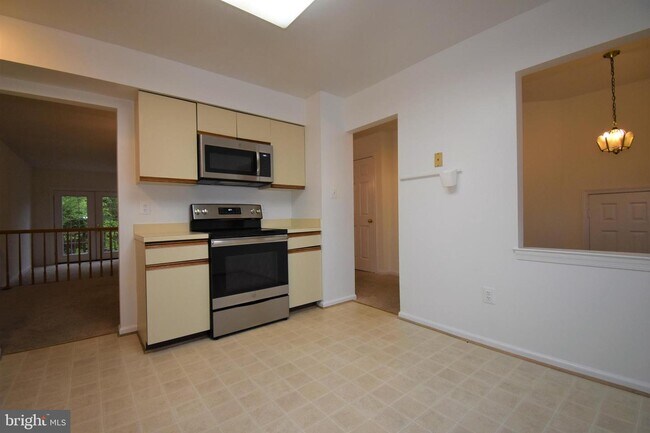 Building Photo - 11131 Cedarwood Dr