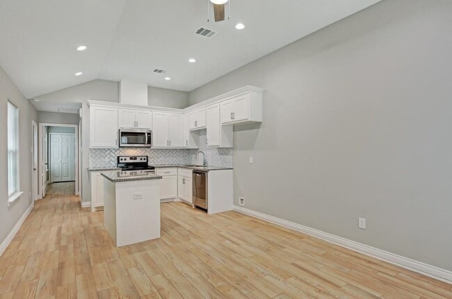 Foto del edificio - 5217 Sherman St