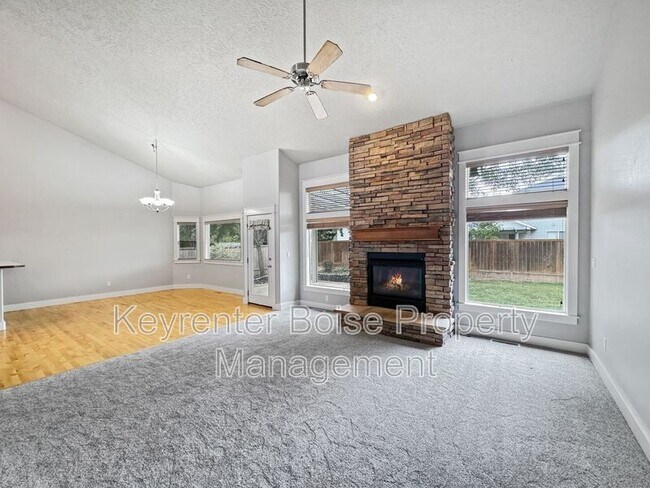 Foto del edificio - 13143 W Heatherbrook Dr