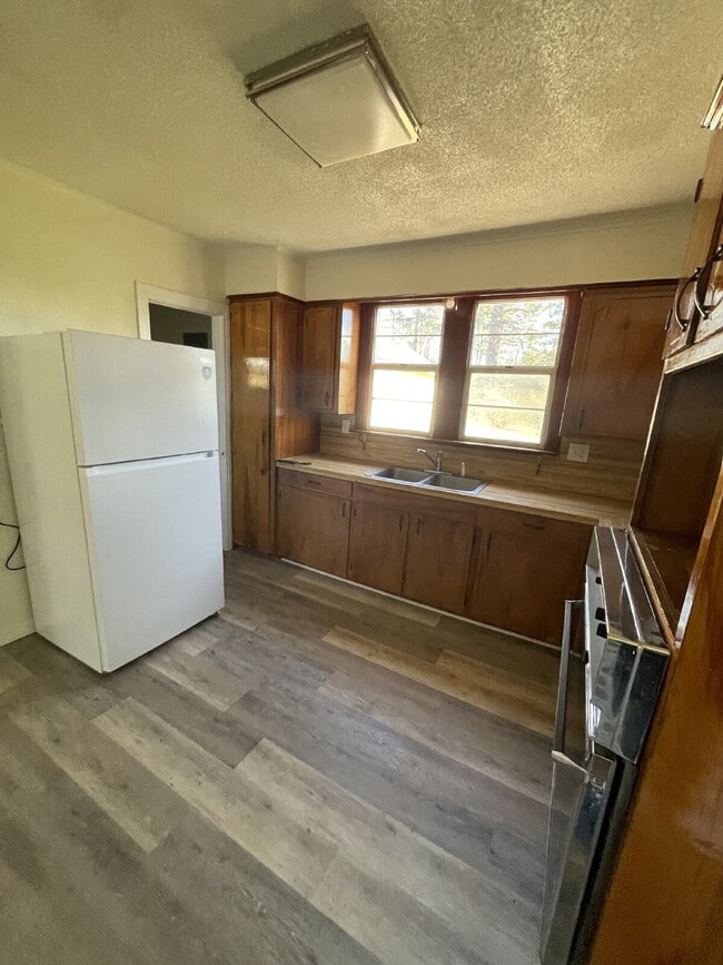 Foto del edificio - 3 bedroom, 1 bath home.