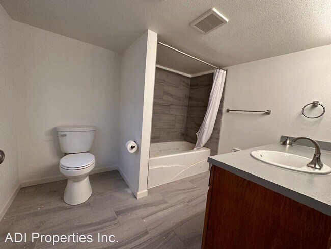 Building Photo - 1 br, 1 bath House - 2804 SE 145th Ave