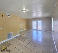 Building Photo - 900 S Peninsula Dr