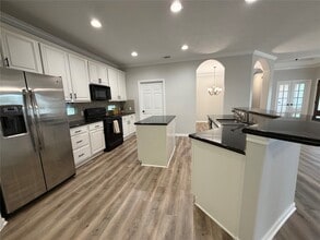 Building Photo - 14 Dardenelle Ct