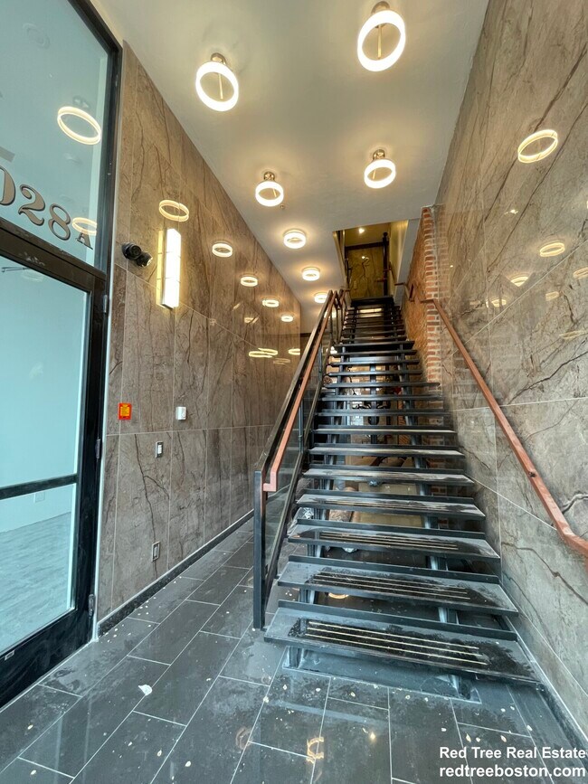 Foto del edificio - 1028 Commonwealth