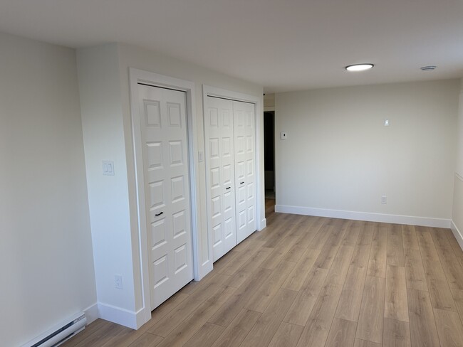 Building Photo - 18 Kemble Ave